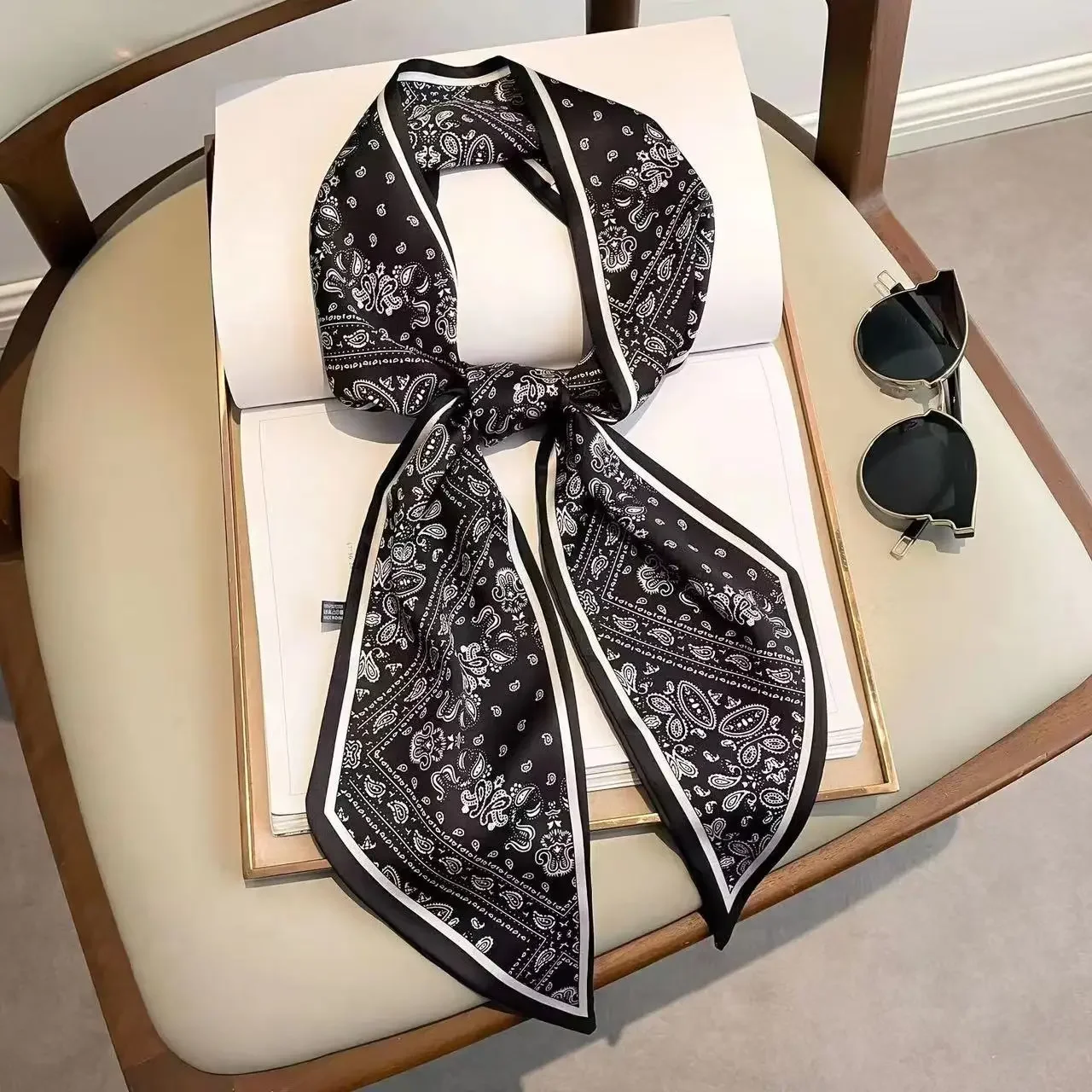Luxury Bags Duffle - Wąski szalik z nadrukiem, w kratę,