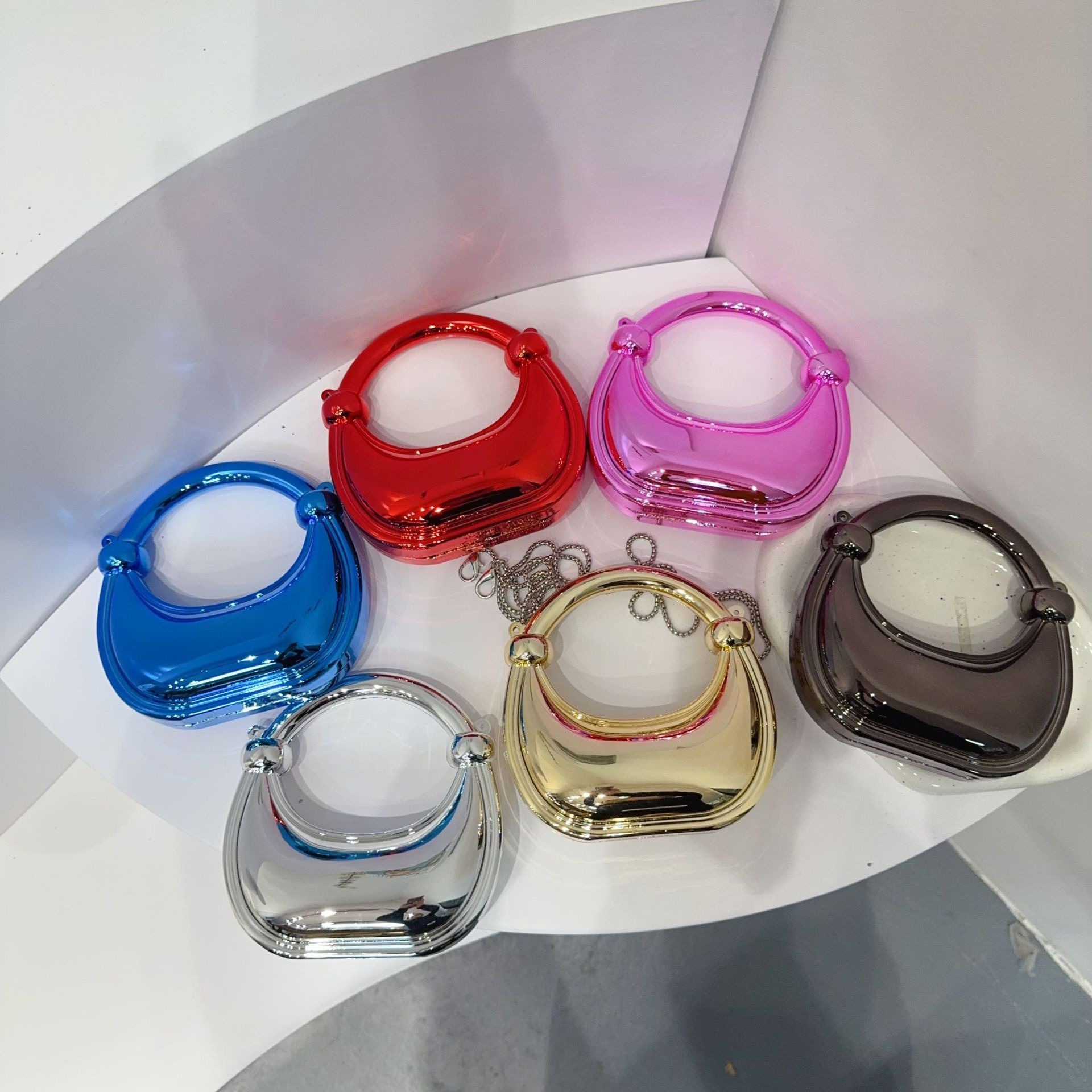 Mini złota torebka wieczorowa  – Luxury Bags Duffle recenzja i cena